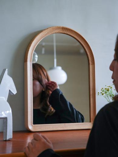 MOI wall mirror arch