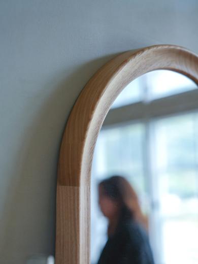 MOI wall mirror arch