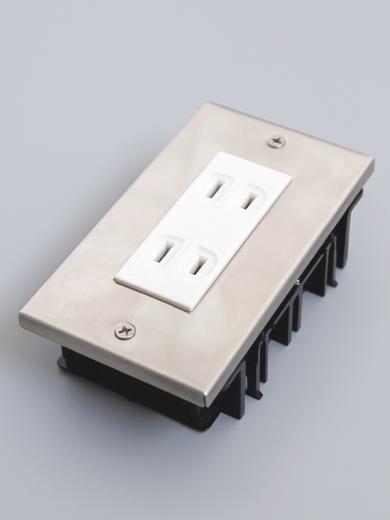 ステンレスコンセントプレート