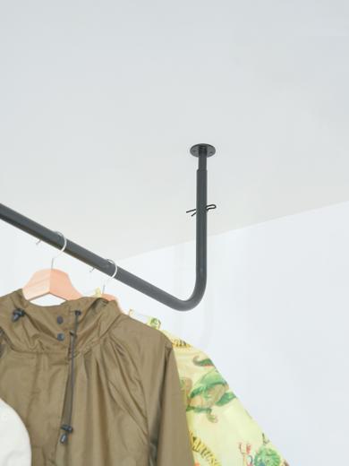 ステンレス シーリングパイプハンガー 1550 BK