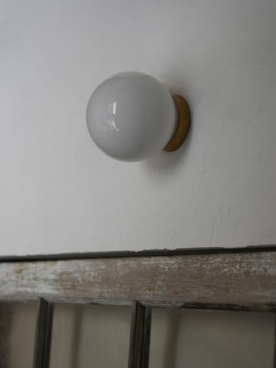 ガラスグローブエントランスライト