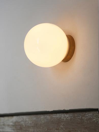 ガラスグローブエントランスライト