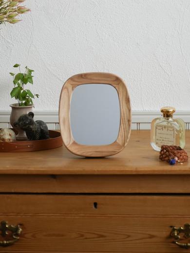 MOI table mirror