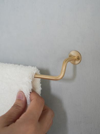 KT brass towel holder M