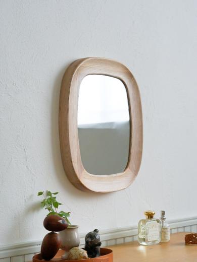 MOI wall mirror