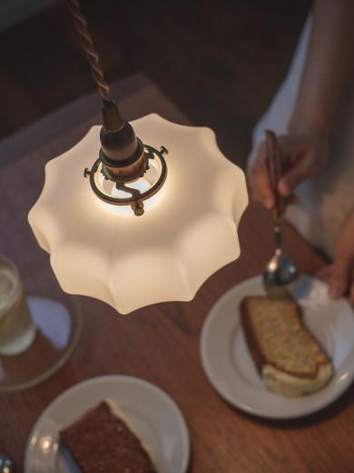 ガラスシェード アーロット M ホワイト